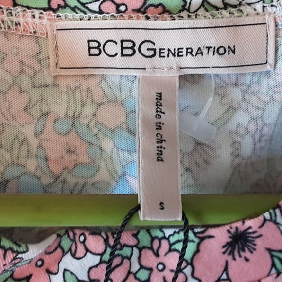 New BCBGeneration Short Sleeve Cropped T-shirt | Floral Garden Small - Picture 11 of 15